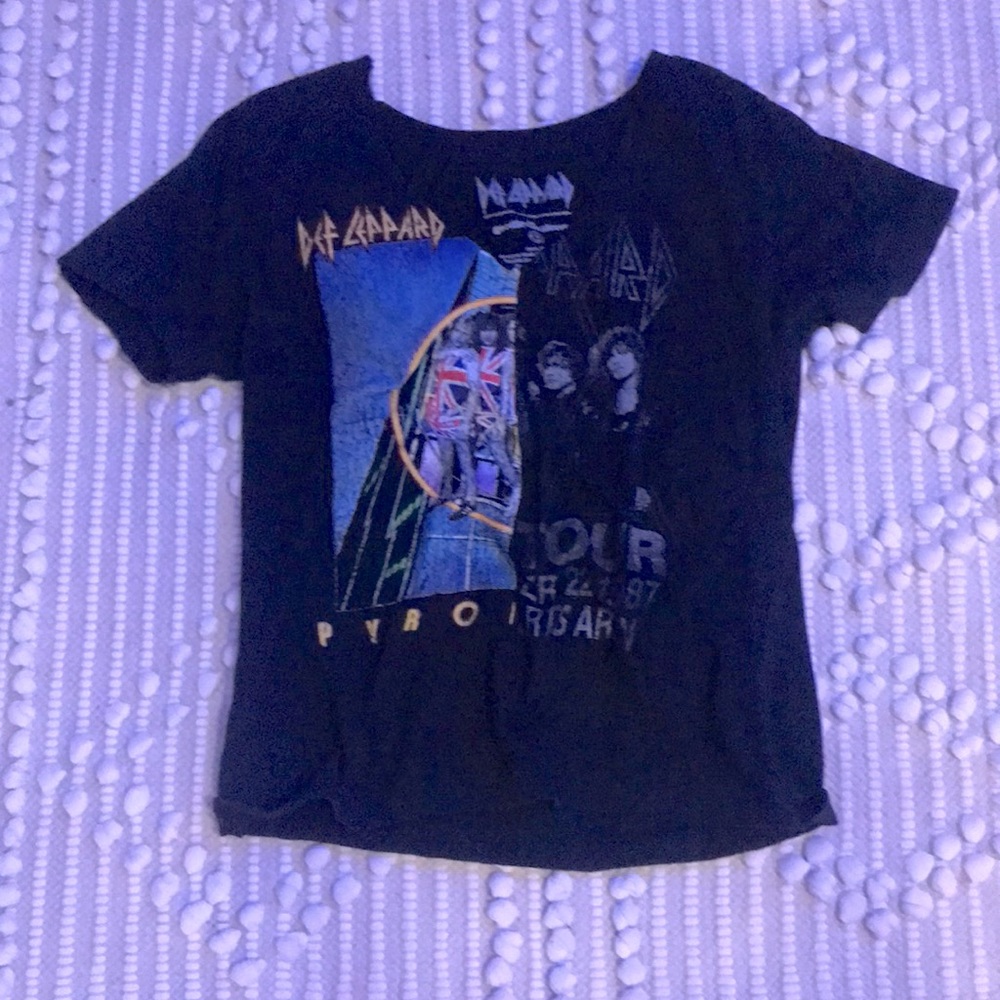 Very cute tee shirt black